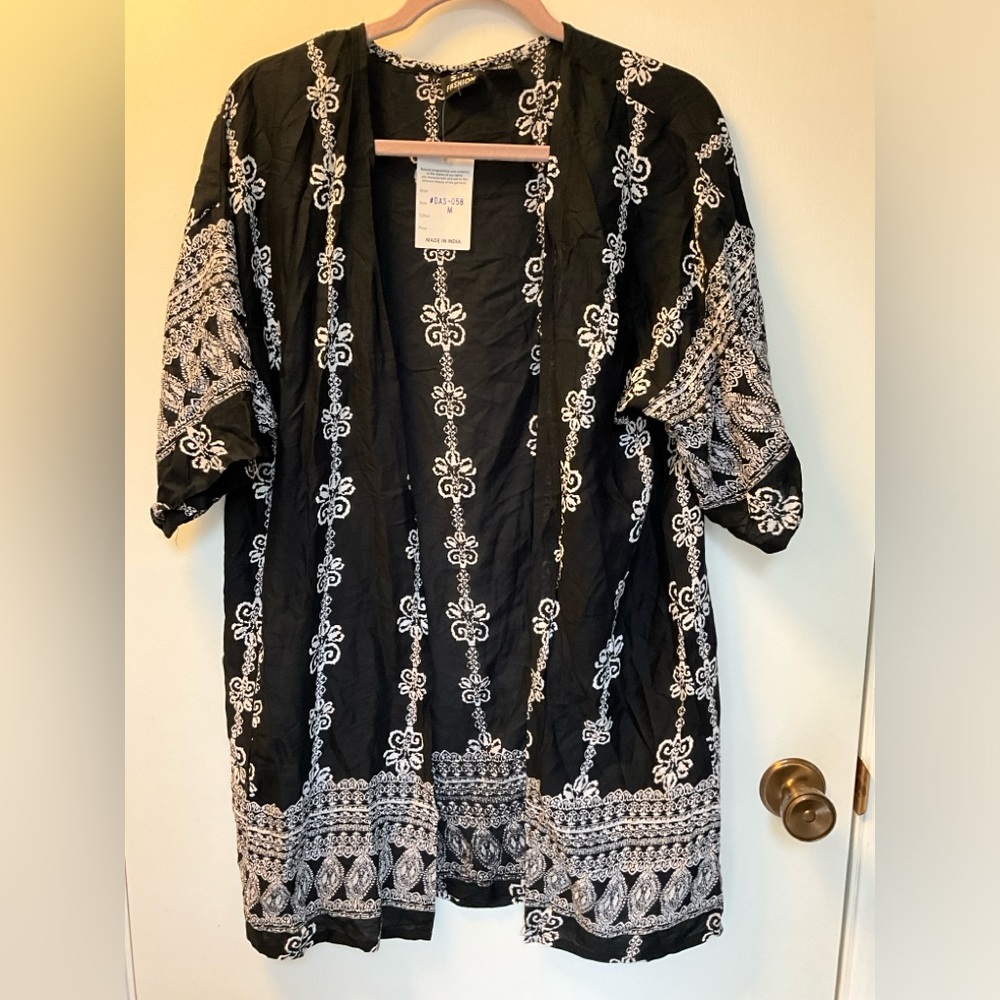 🍒 NWT S.R. Fashions Lightweight Shear Open Cardi Black & White Size M